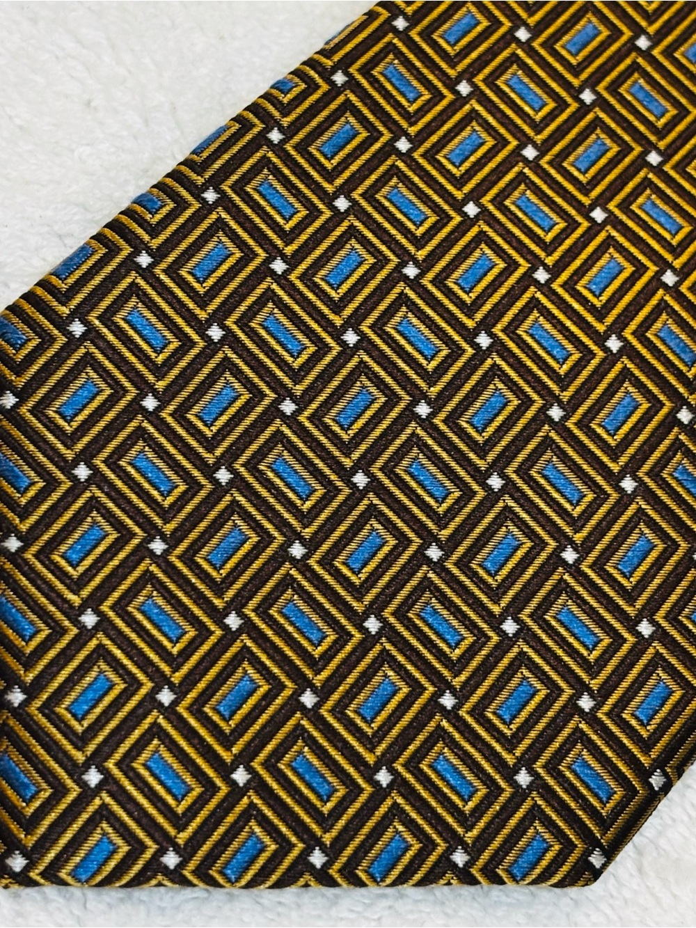 Brand New High quality Tie By JOS A. BANK (Signature)